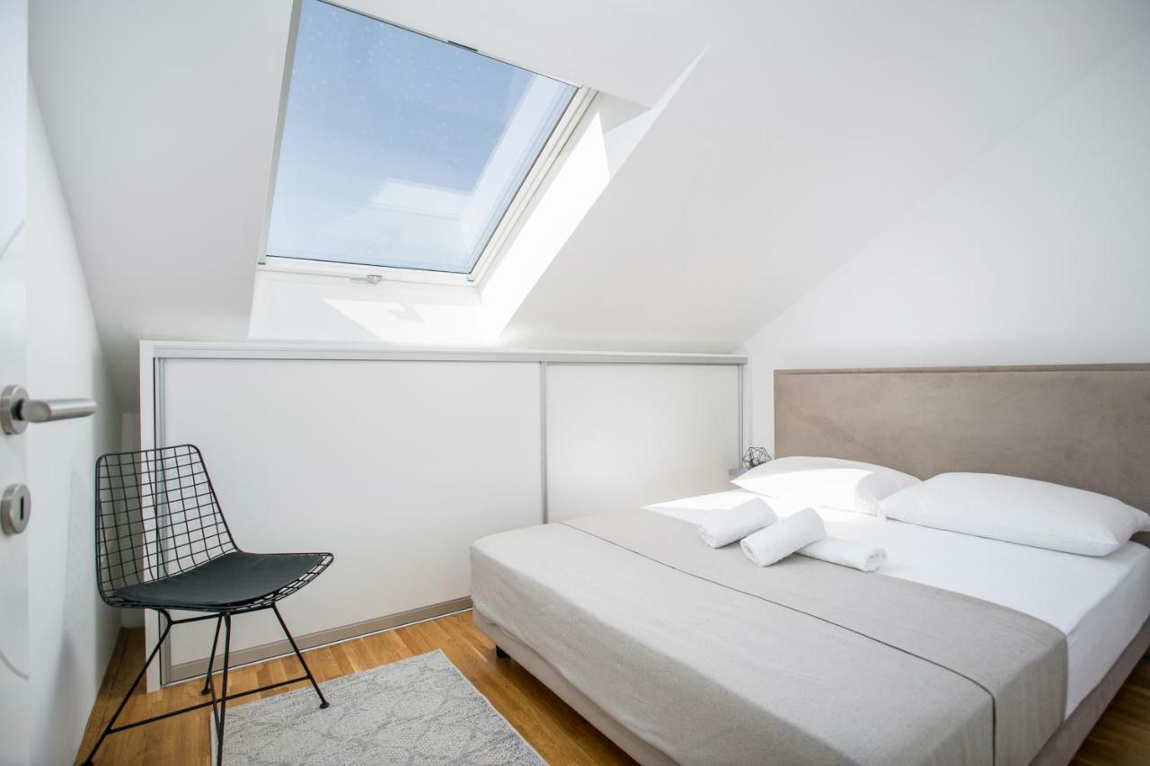 Luxury Penthouse Queen Apartment Split Exterior photo